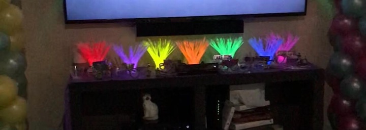 BRAND NEW / UNOPENED 144 Pcs 8 Glowsticks
