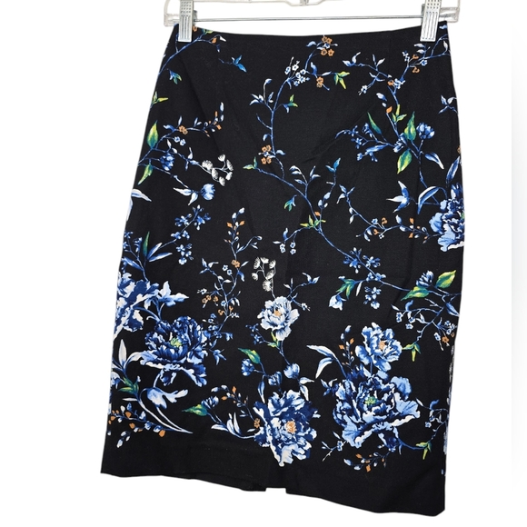 White House Black Market Floral Black Blue Pencil Skirt 0