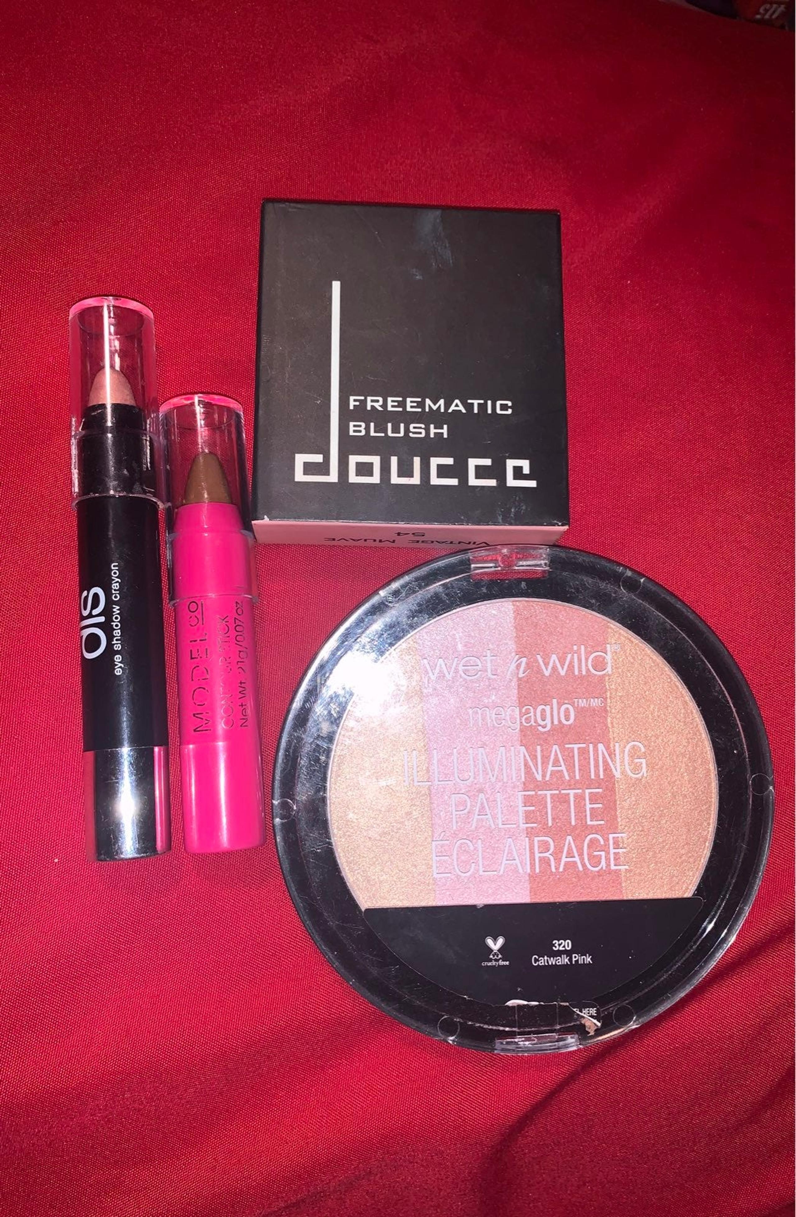 Bundle contour stick, eye crayon, blush