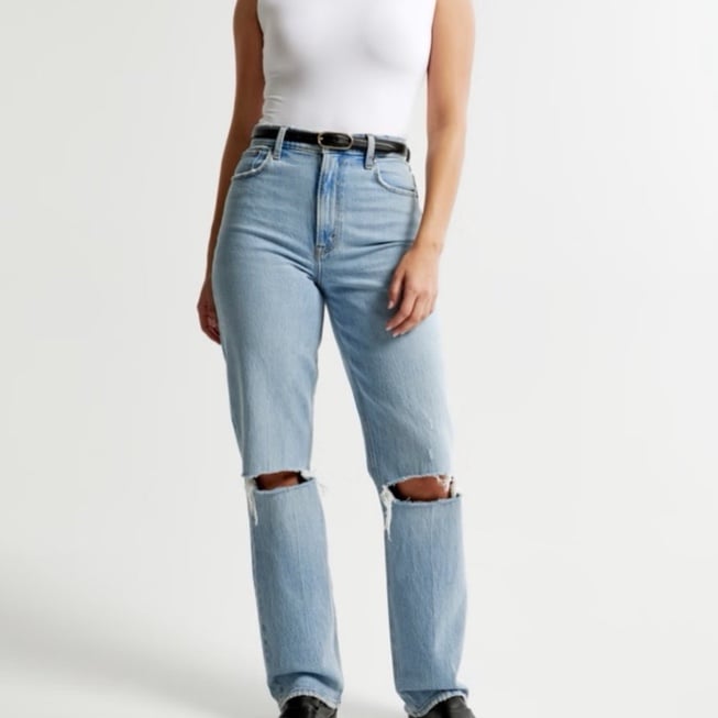 Abercrombie & Fitch Curve Love Ultra High Rise 90s Straight Jean Light Destroyed