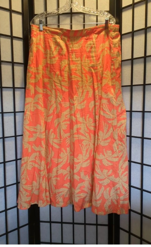 Versona knee length skirt size XL