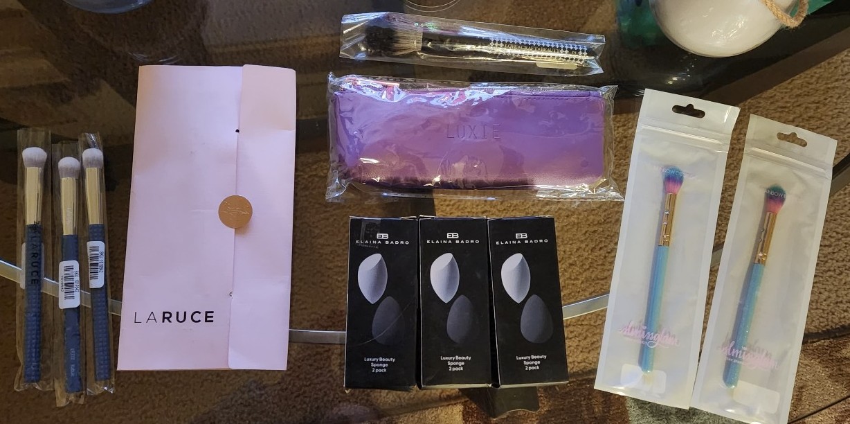 Makeup brushes and beauty blenders bundle all new never used