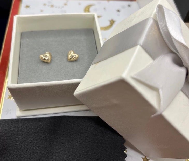 vintage 14k gold short post 8 mm heart earrings