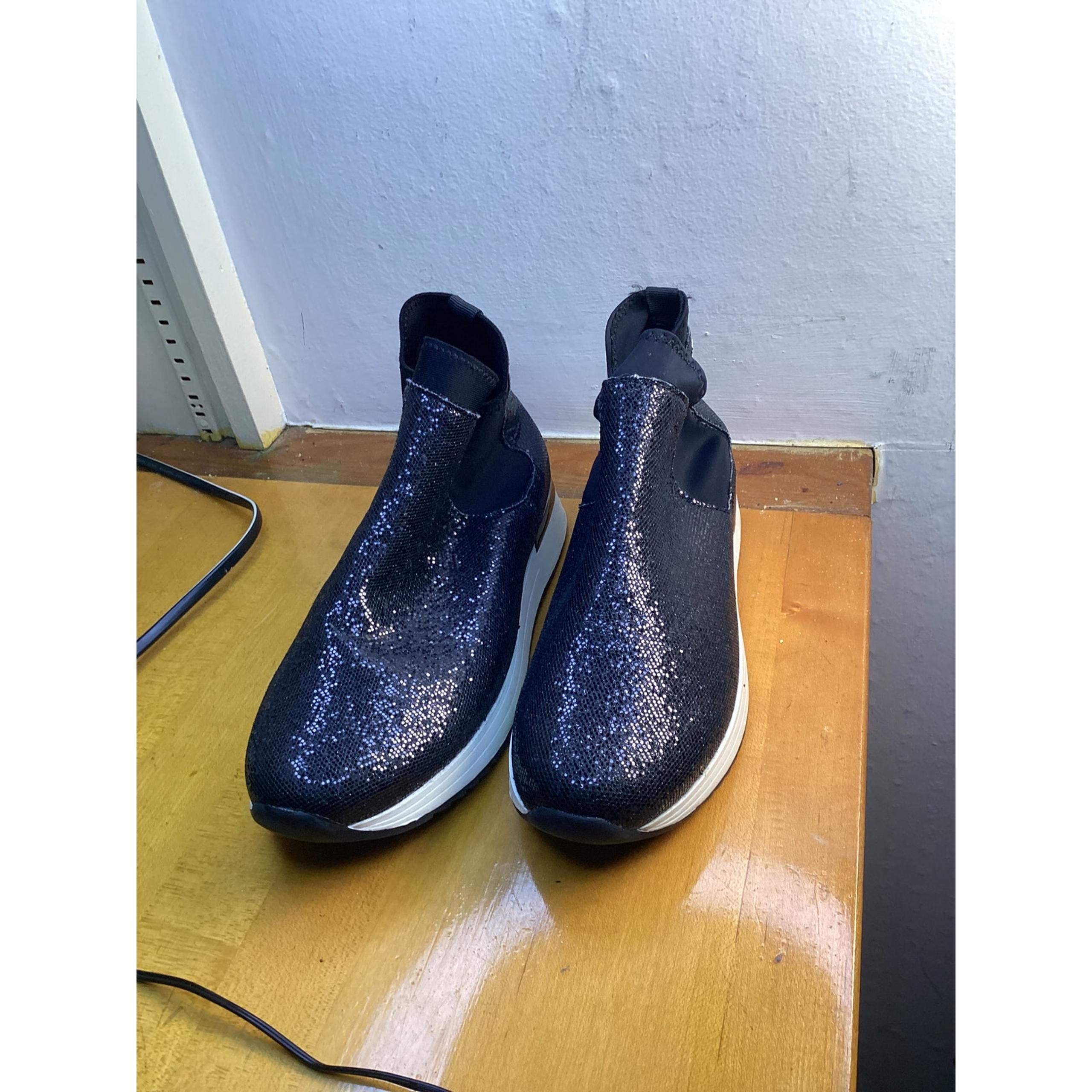 Kenneth Cole Reaction Black Wedge Boots for Women Size 6