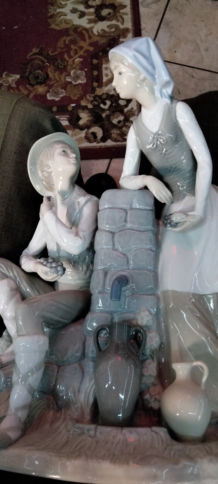 Rare Lladro Nao Grape Taster Figurine