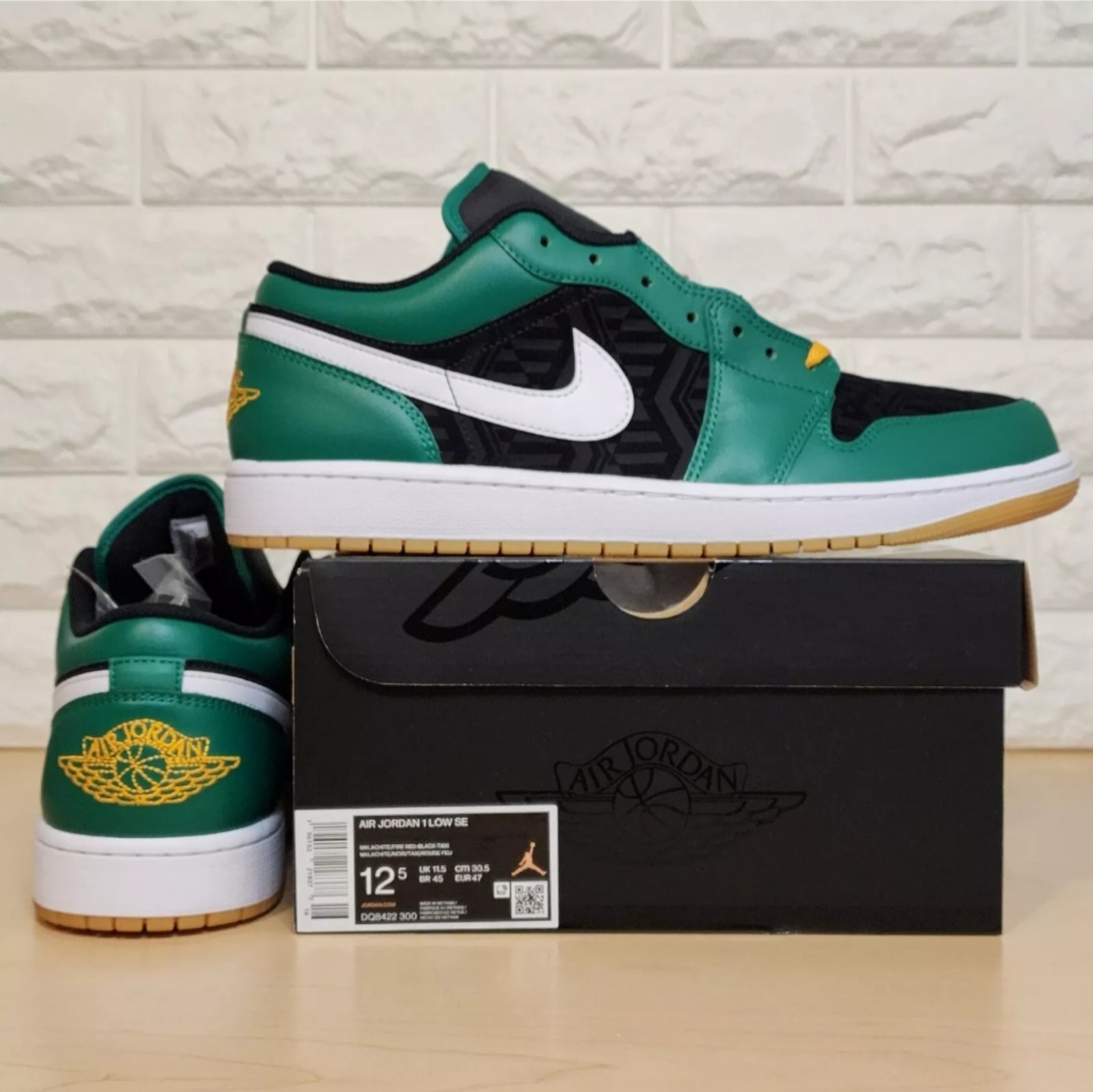 Nike Mens Size 12.5 Air Jordan 1 Low SE Christmas Malachite Green DQ8422-300