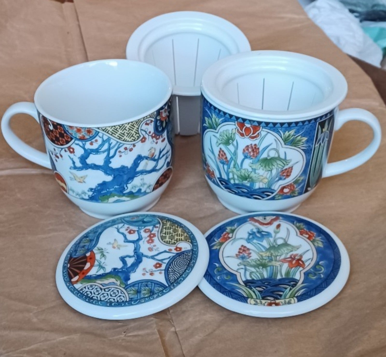 Pair of Tea Cups: Handle, Infuser & Lid -Blue/red/white Floral, Japan Windward
