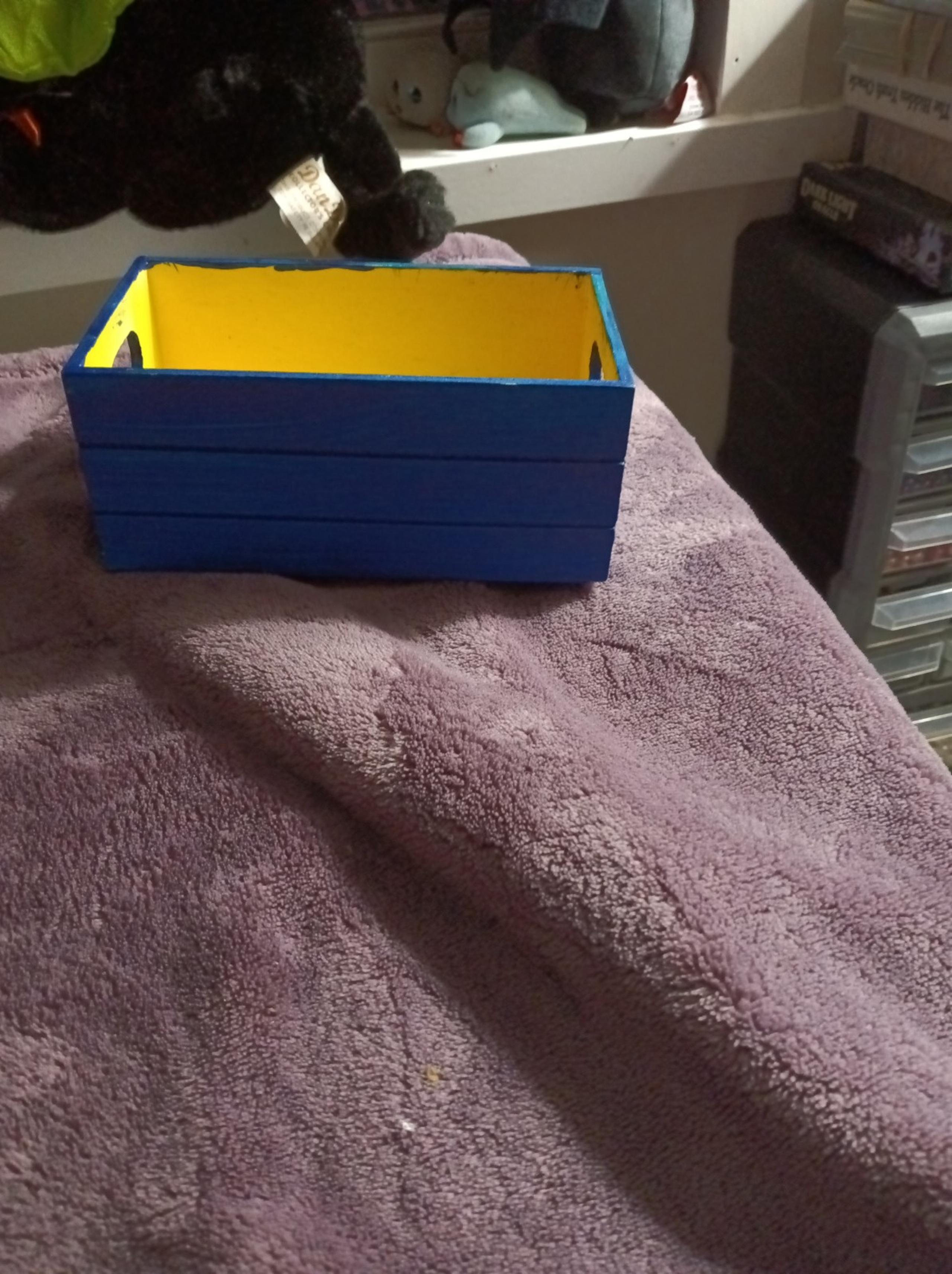 It's Michigan colors crate