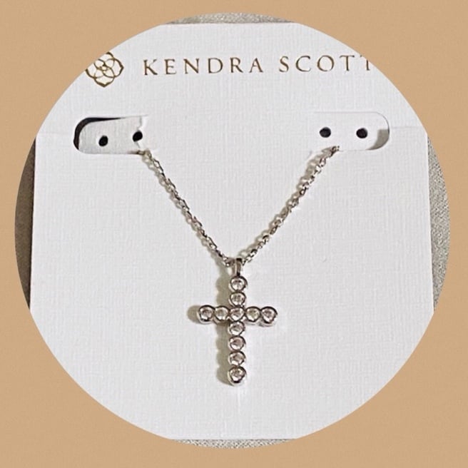 NWT KENDRA SCOTT CROSS WHITE CRYSTAL