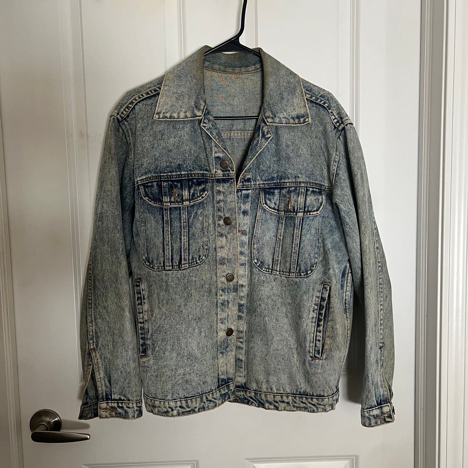 VINTAGE DENIM JACKET