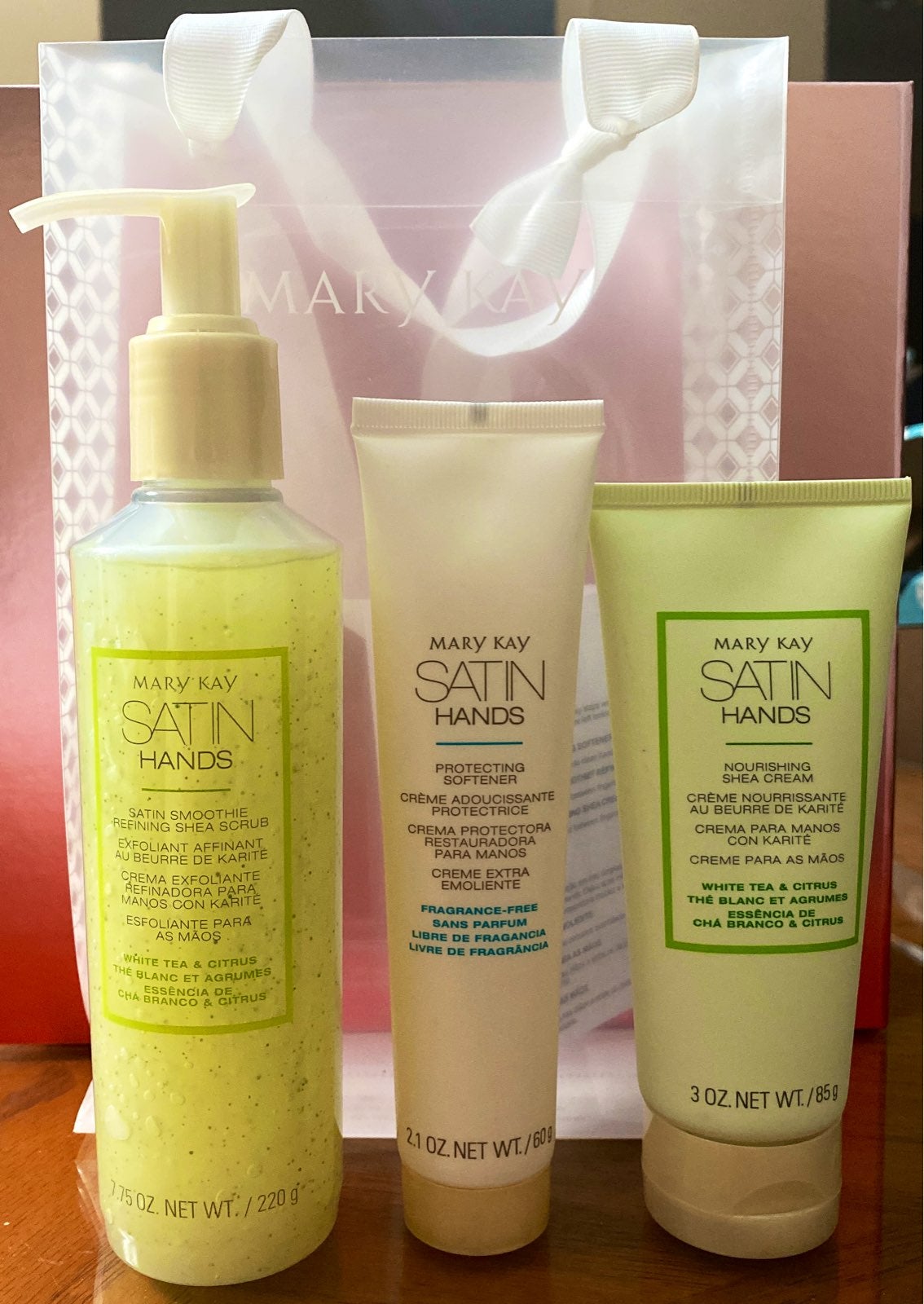 Mary Kay Satin Hands Set