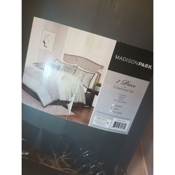 Madison Park Luxury Comforter Set-Traditional Jacquard Design All Season Do