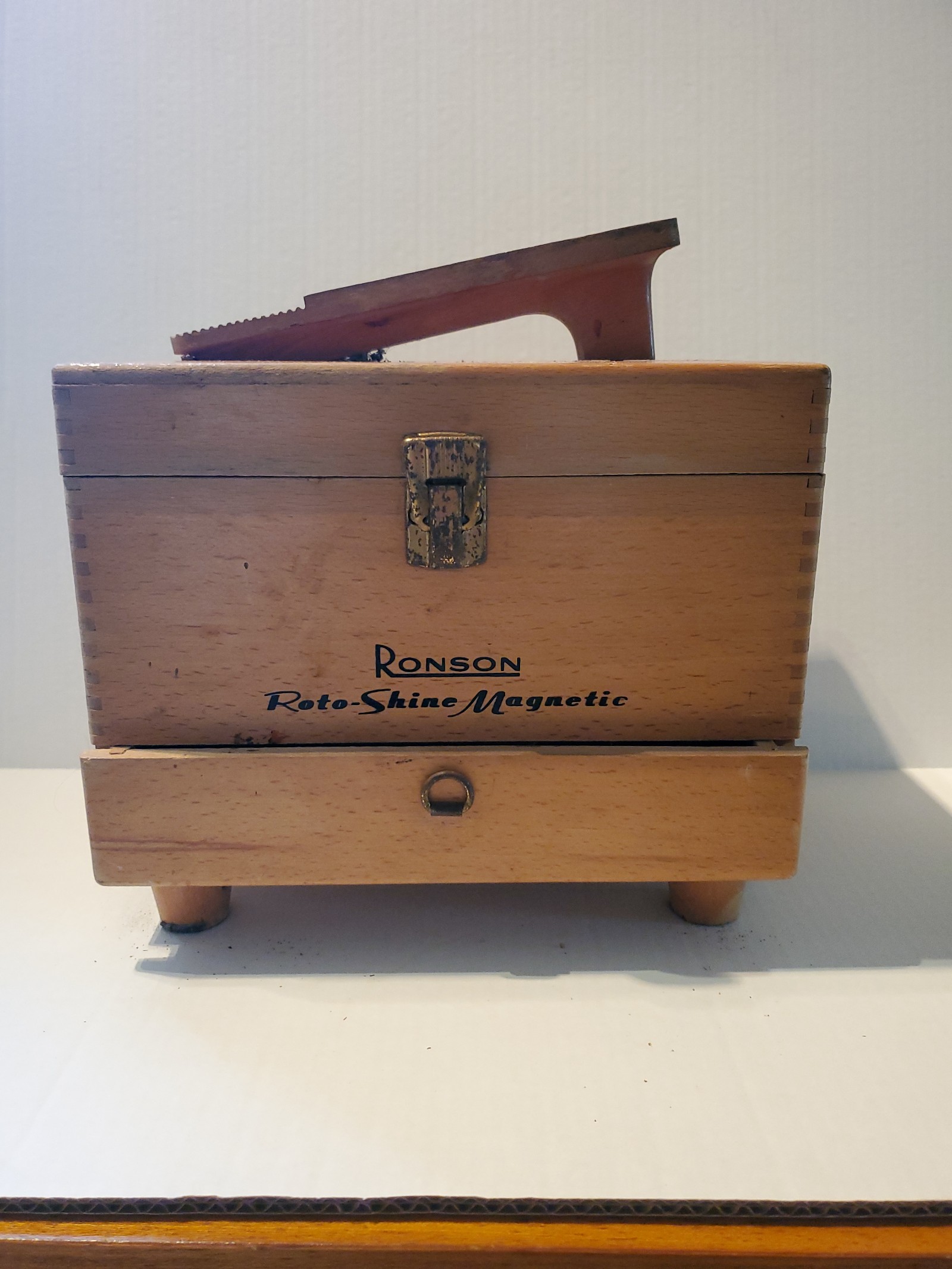 Vintage Ronson Roto-Shine Magnetic Shoe Shine Kit