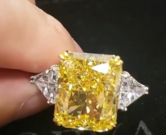 Exquisite Topaz Diamond Sterling Silver Ring / 7