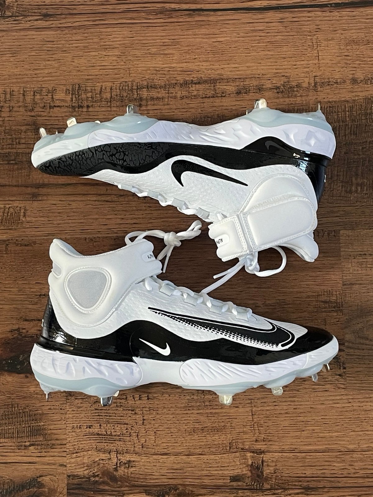 Nike Alpha Huarache Elite 4 Mid ‘White Black’ (size us mens 13)