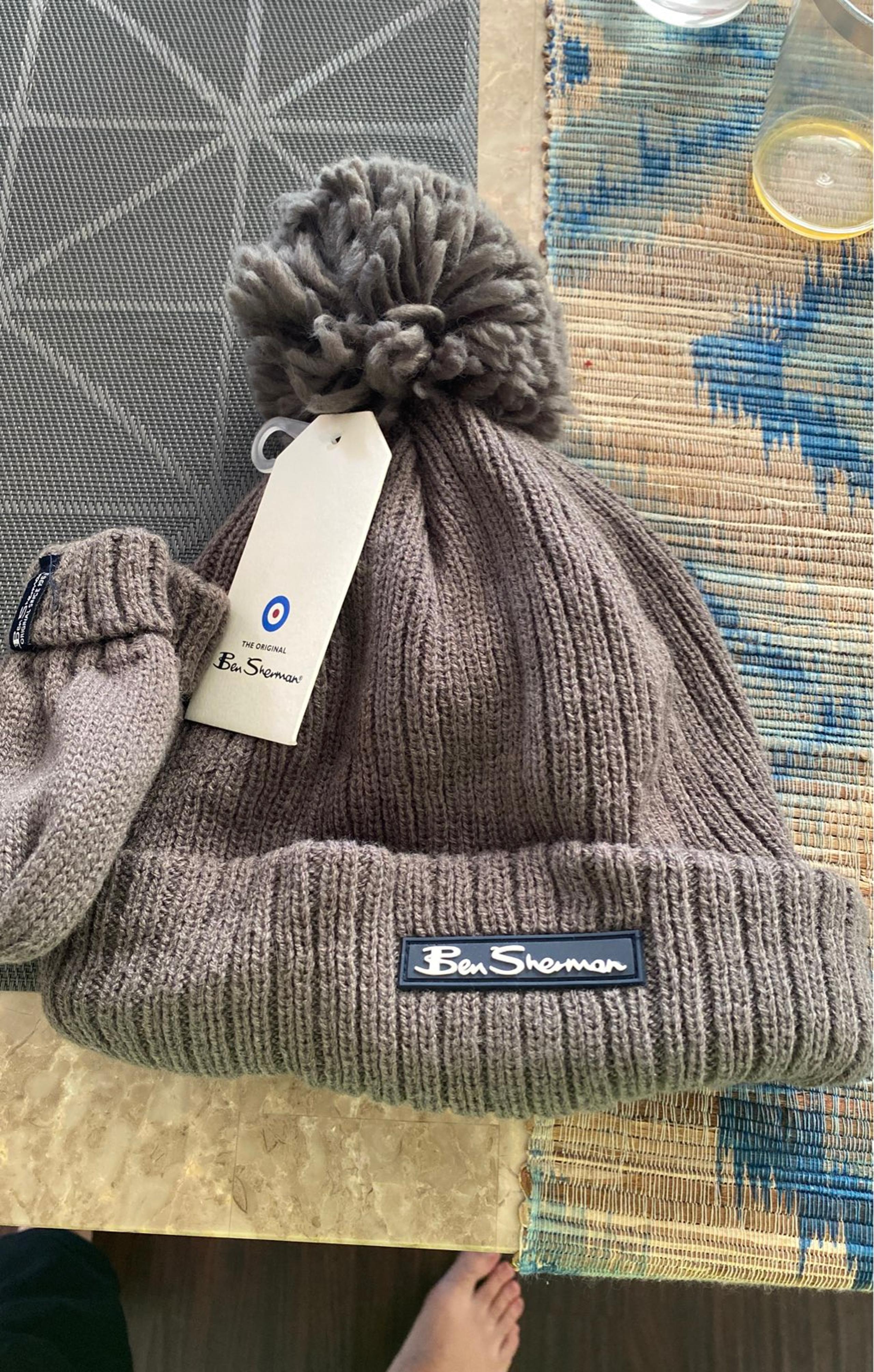 Ben sherman hat and gloove set