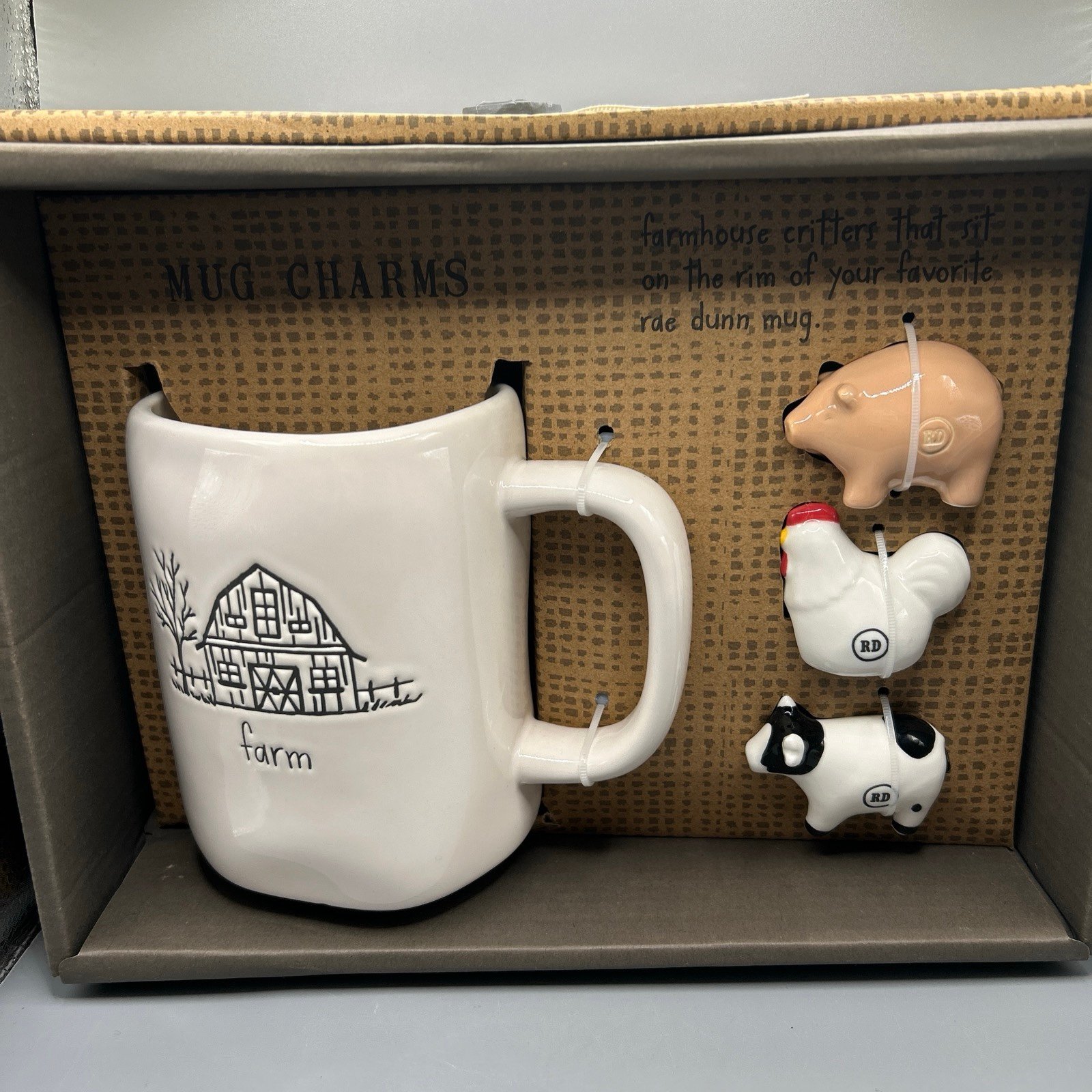 Rae Dunn Farmhouse Farm Mug Gift Set With Cow Pig And Chicken Charm NEW HTF