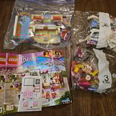 LEGO FRIENDS 41119 Heartlake Cupcake Cafe Complete Used Condition 2 Bags Unopen.