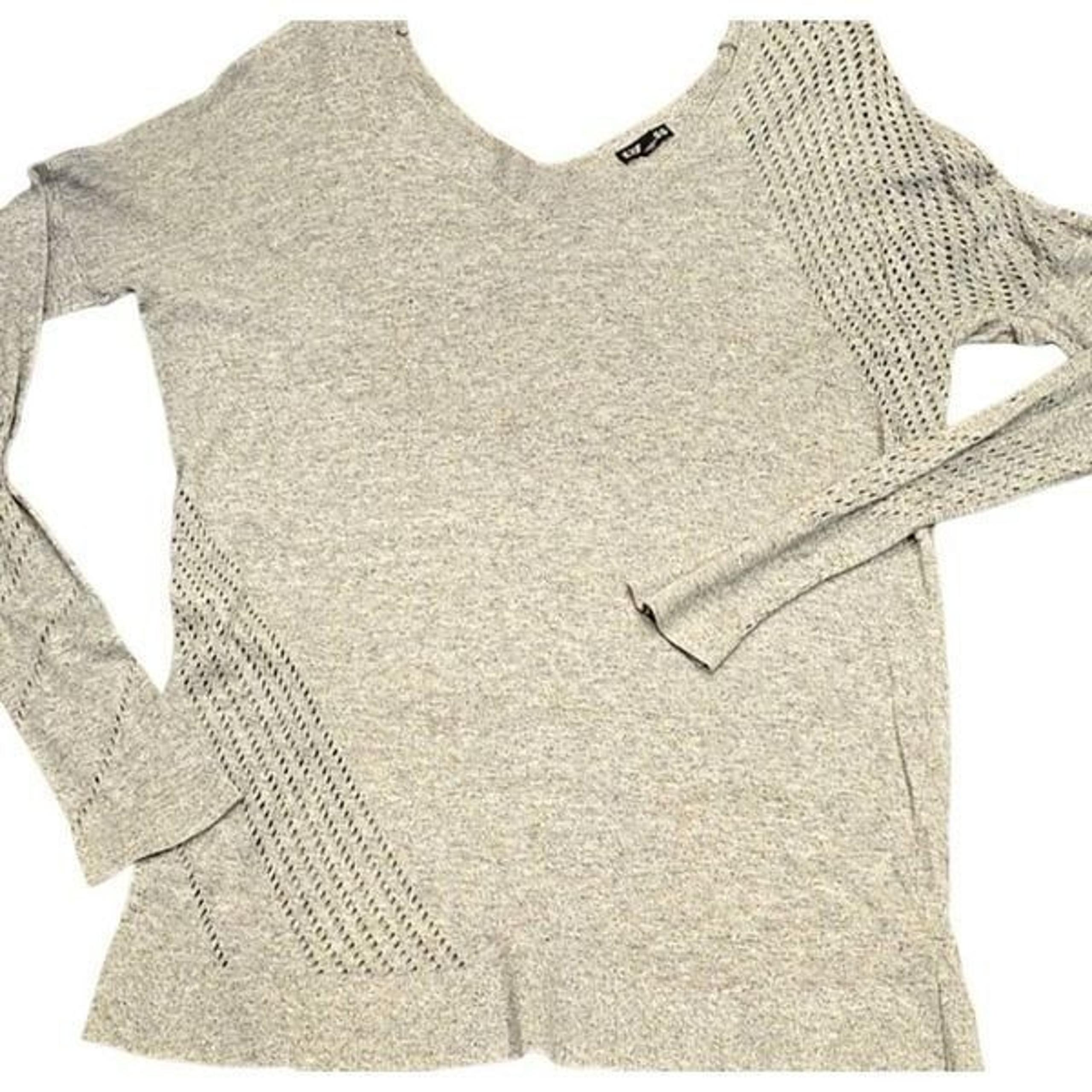 Express Cut-Out Detail Lightweight V-Neck Sweater