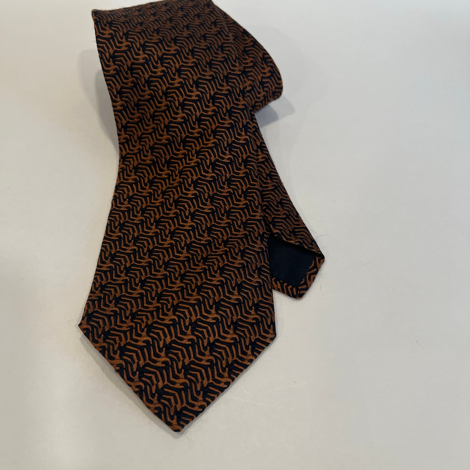 Charvet Place Vendôme 100% Silk Men’s Neck Tie Gold & Black Made in France