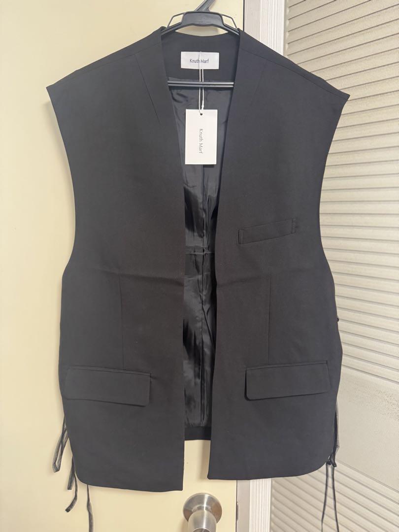 Undulate gilet / Knuth Marf