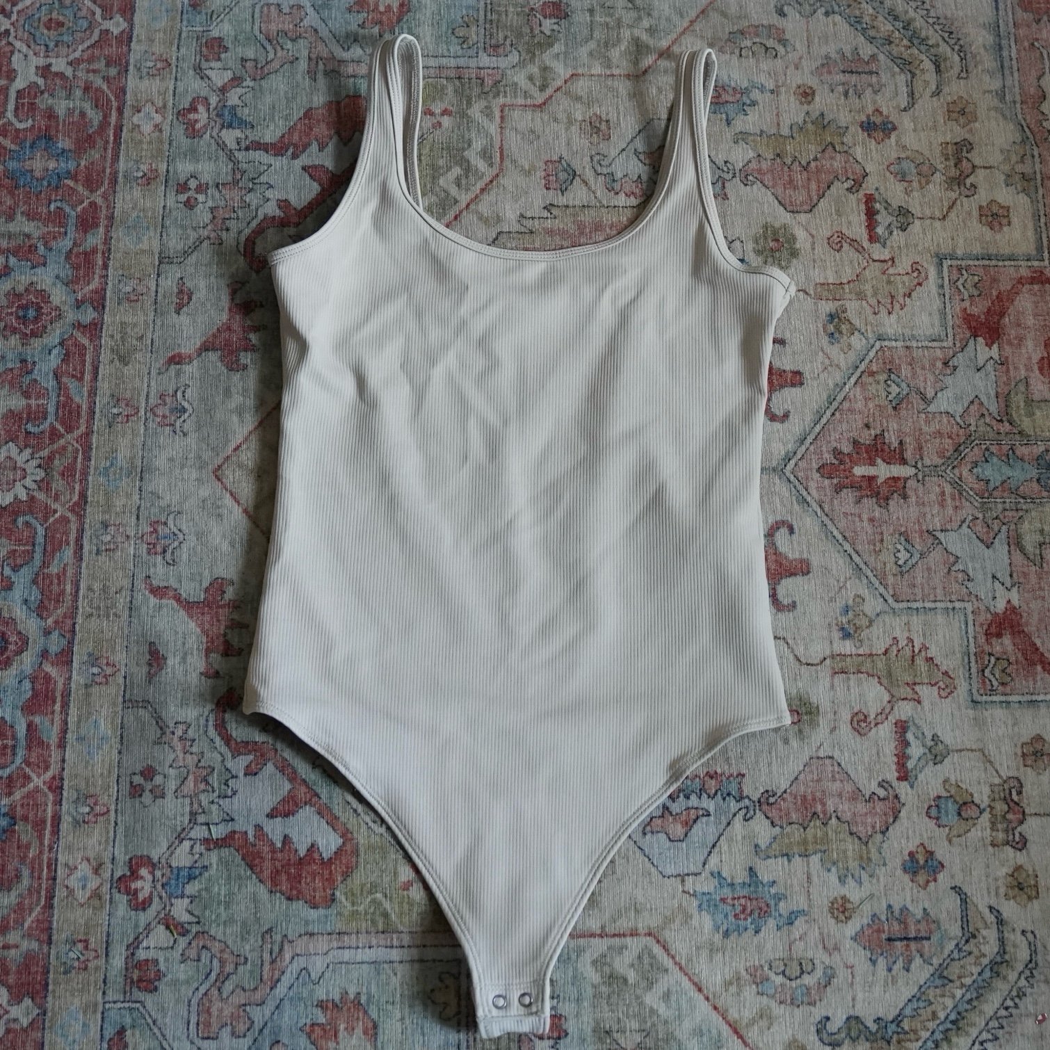ABERCROMBIE AND FITCH Women's Seamless Rib Fabric Scoopneck Bodysuit taupe small