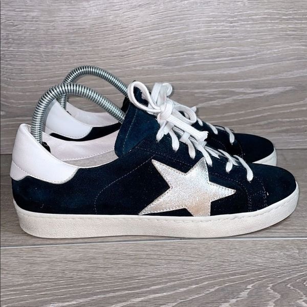 Gio+ Black Leather Women’s Sz 7.5-8/EU 38 Large Silver Metallic Star Sneakers