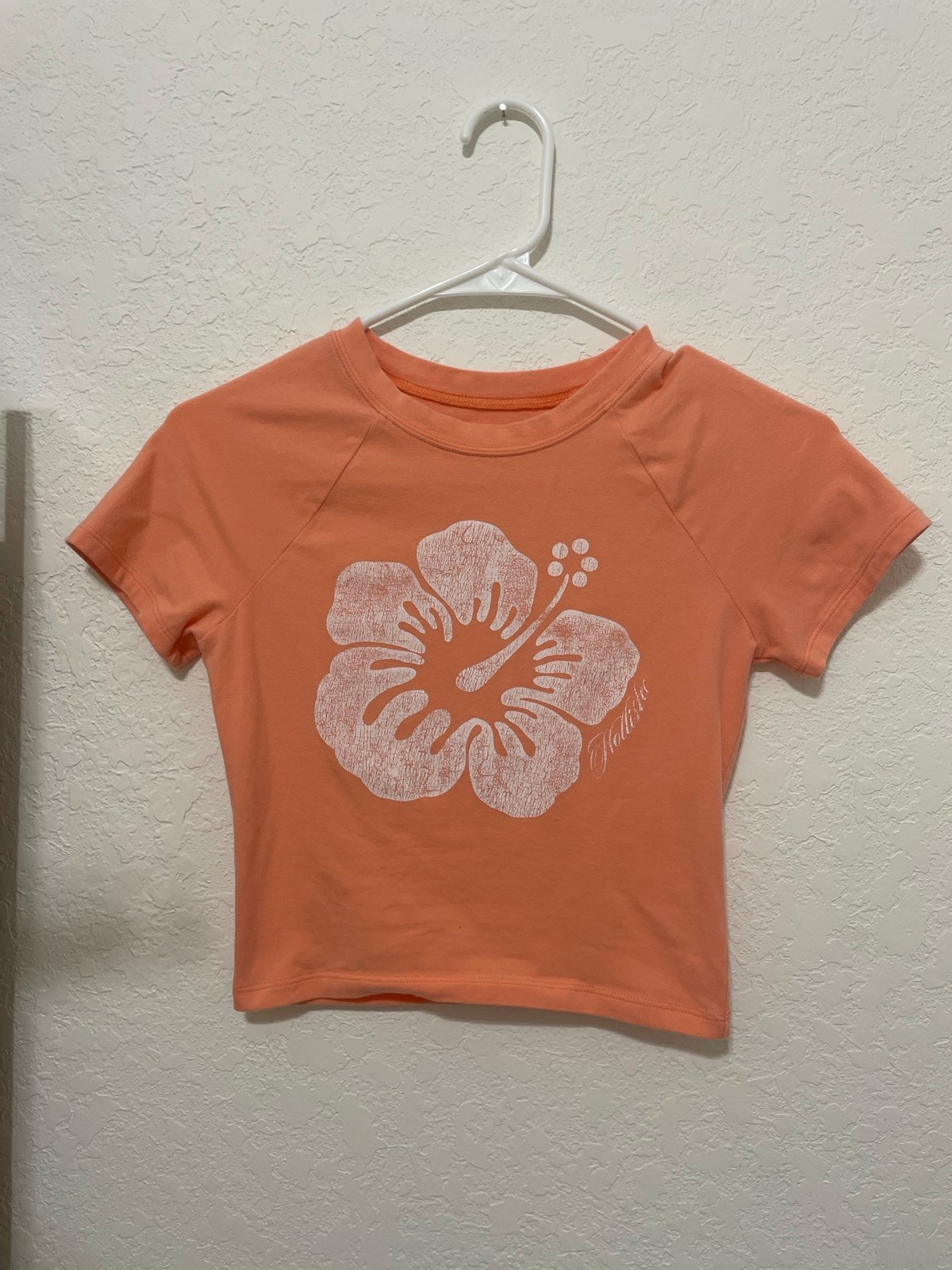 Hollister Co. Hawaiian T shirts for Women Mercari