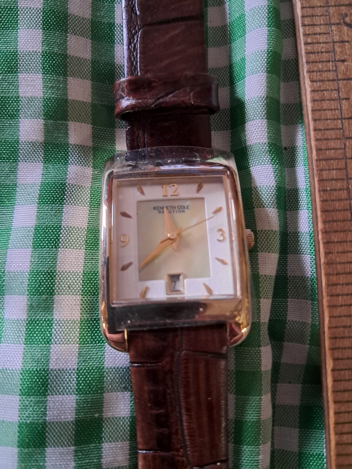 Vintage women's Kenneth Cole Mother of pearl quartz leather band wrist watch