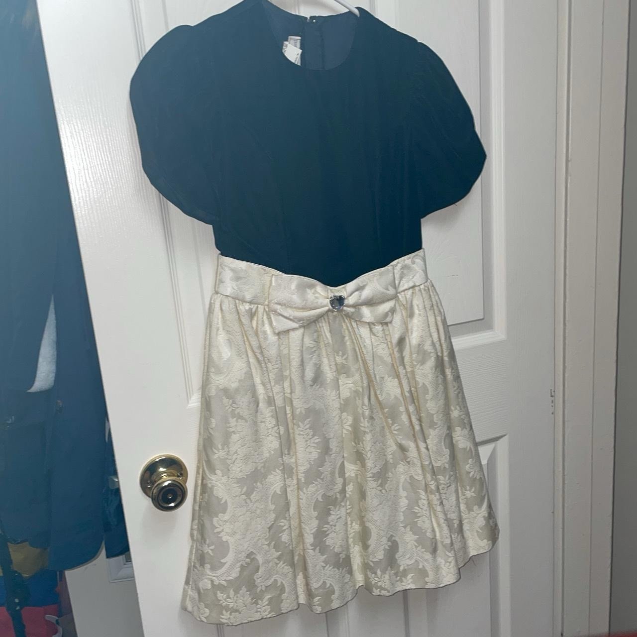 Jessica McClintock Girls Collection Size 10 - Black Velvet and cream with bow