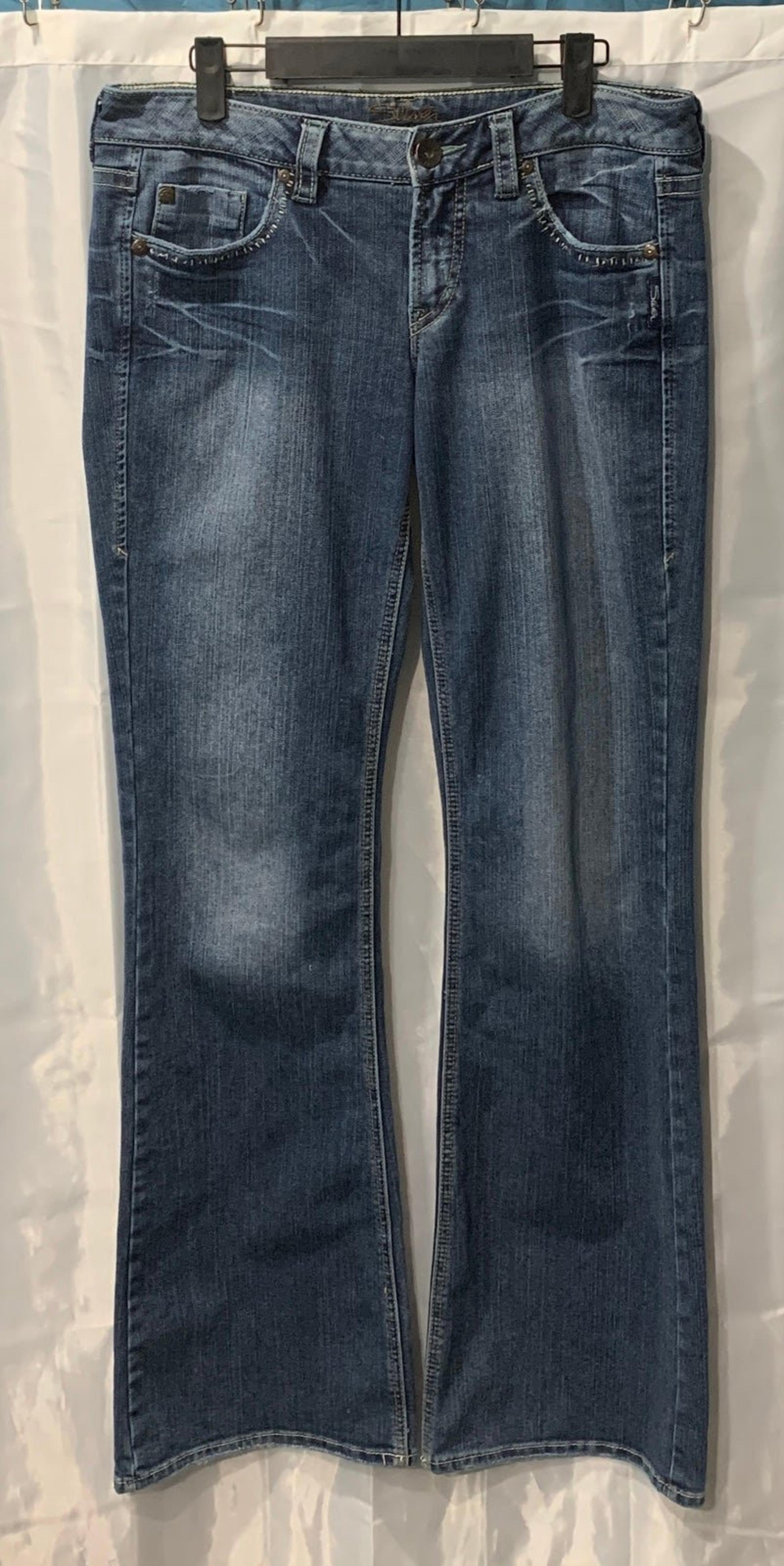 Silver LOLA Women's Size 30/35 Dark Wash Casual Wide Leg Jeans
