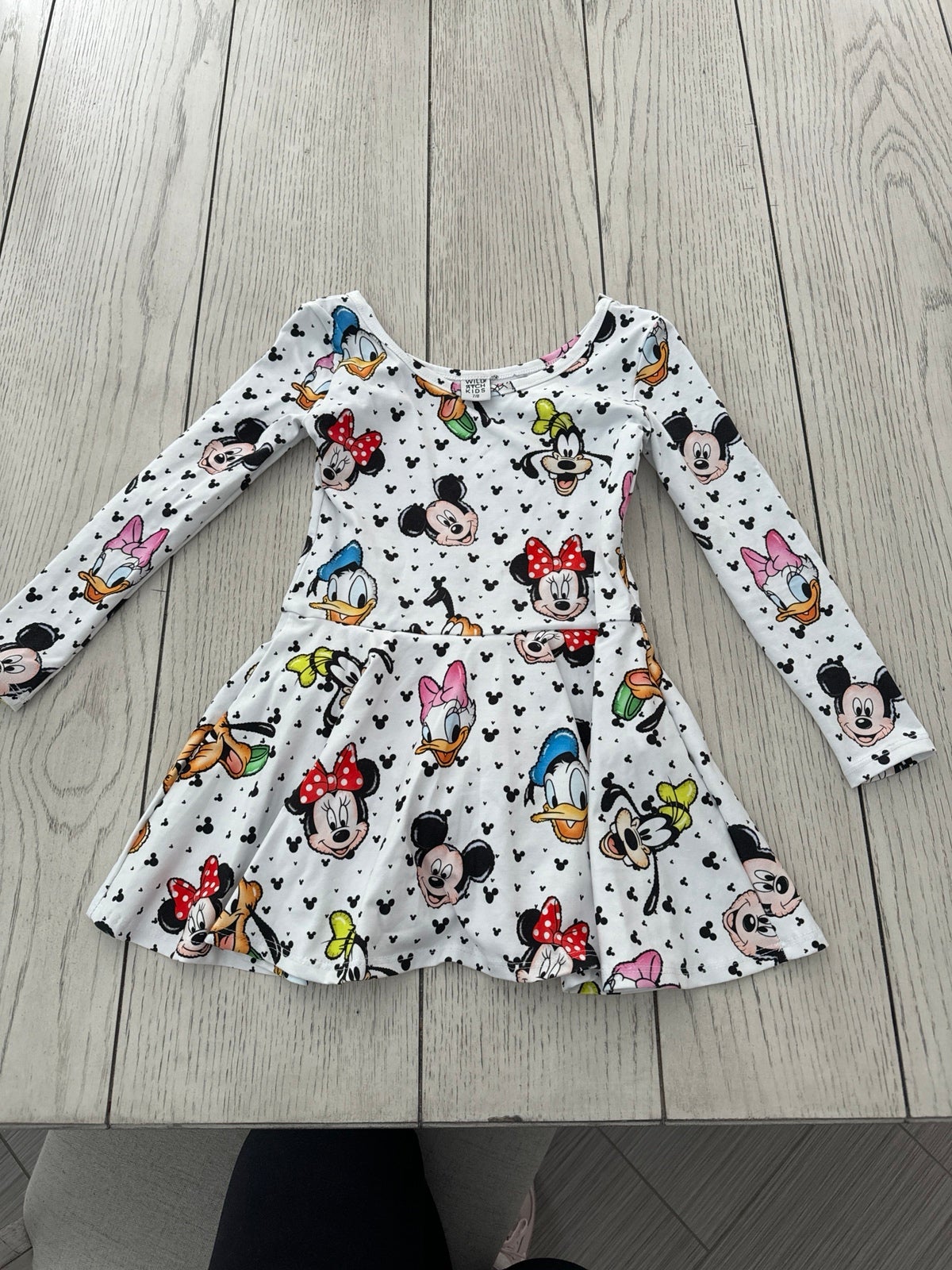 Wild Rich Kids long sleeve skirted Leo balloon Fab 6 faces 7/8