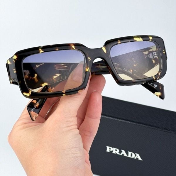 Prada PR27ZS 16O50E BRAND NEW Sunglasses Black Tortoise Gradient Yellow Unisex