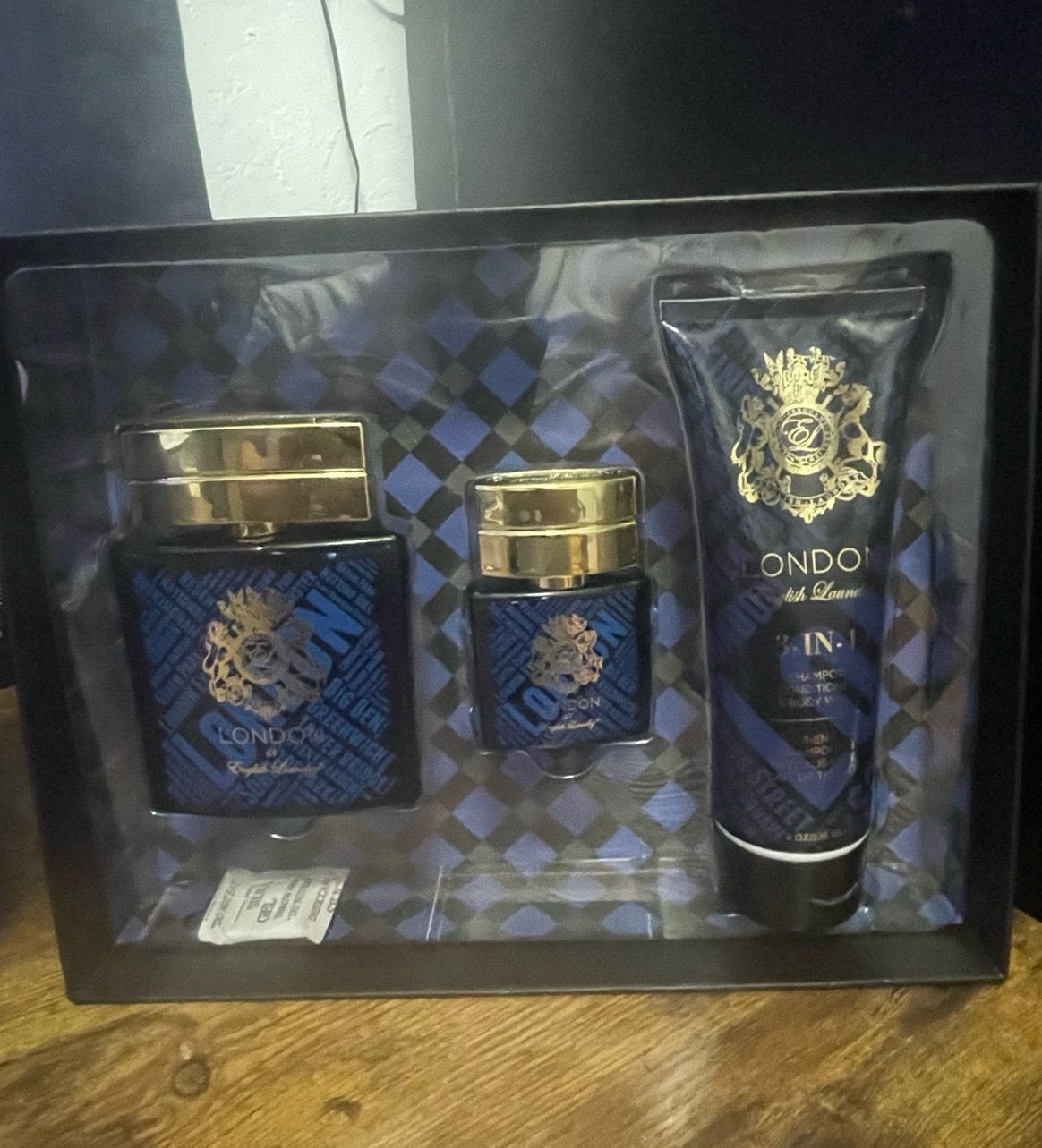 Like New in a box English Laundry London Eau de ParfumGift Set
