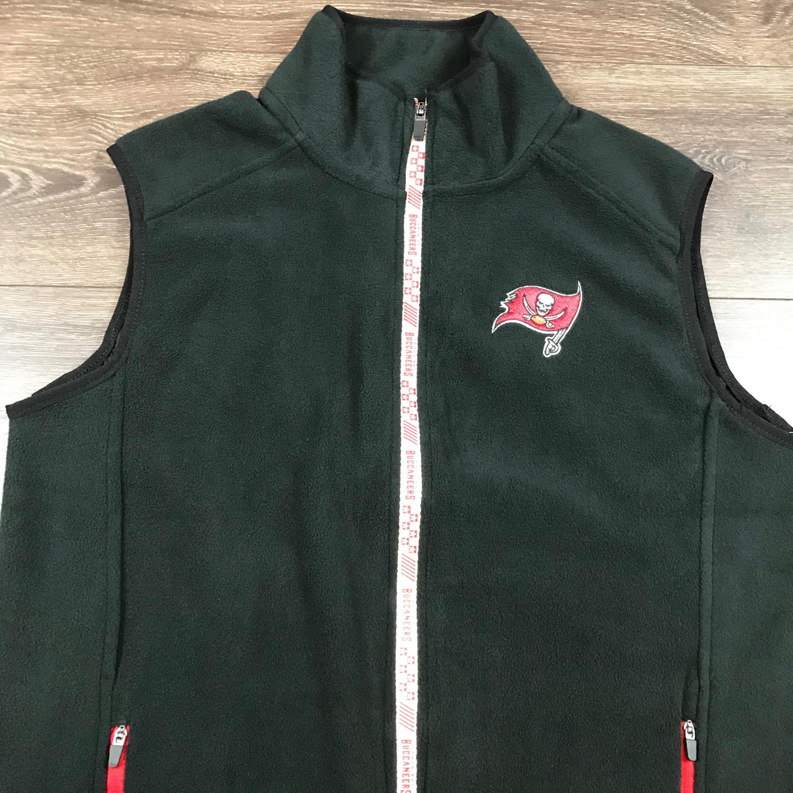 Team Apparel Men’s NFL Tampa Bay Buccaneers Full Zip Black Business Casual Vest