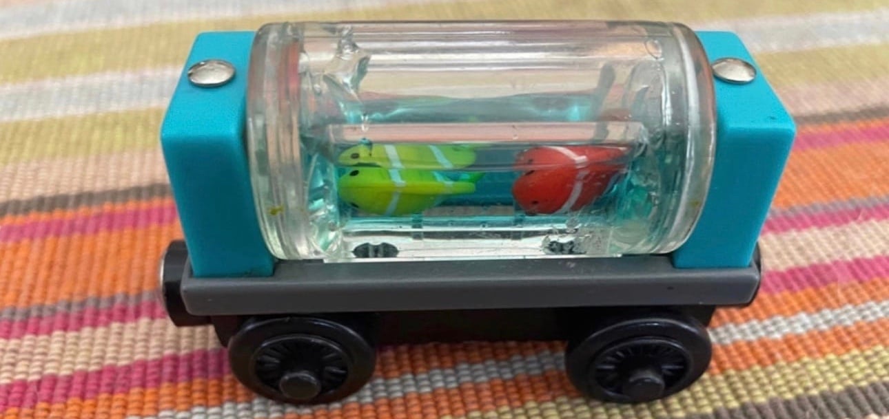 Learning Curve Wooden Thomas Train Clownfish Aquarium Car!