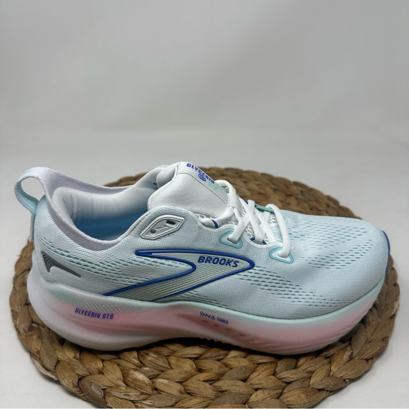 BROOKS Glycerin GTS 22 Running Shoe White Limpet Shell Amparo Blue Size 8.5 WIDE