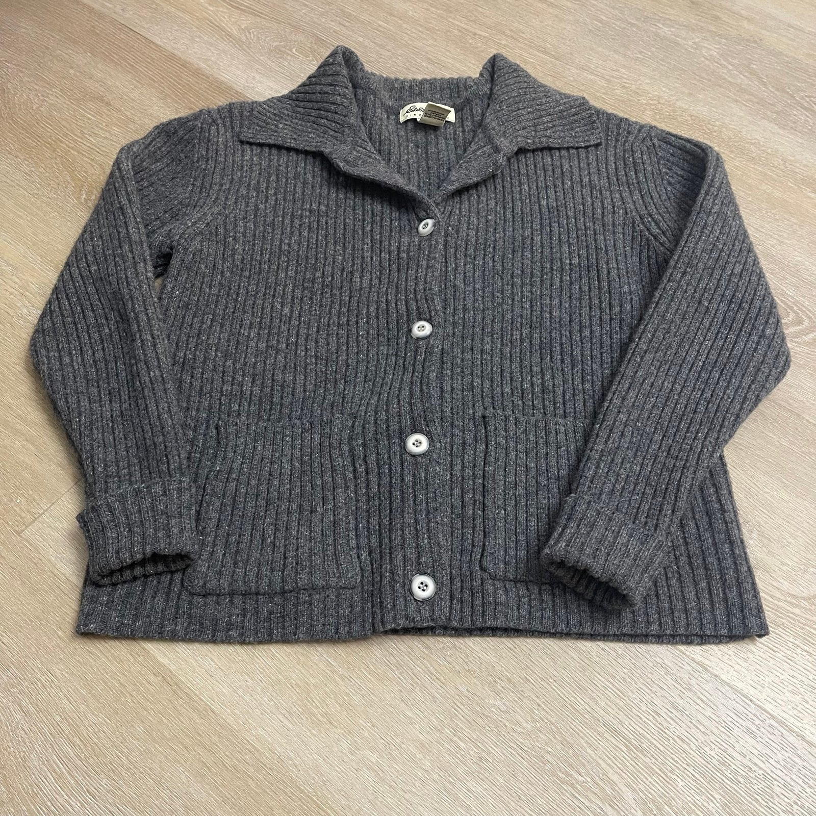 Ribbed Eddie Bauer 100% lambswool sweater