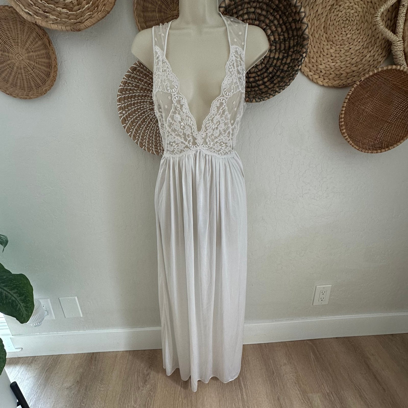 Lily of France Vintage Nightgown. Size Medium. Vintage Lace Lingerie Nightgown.