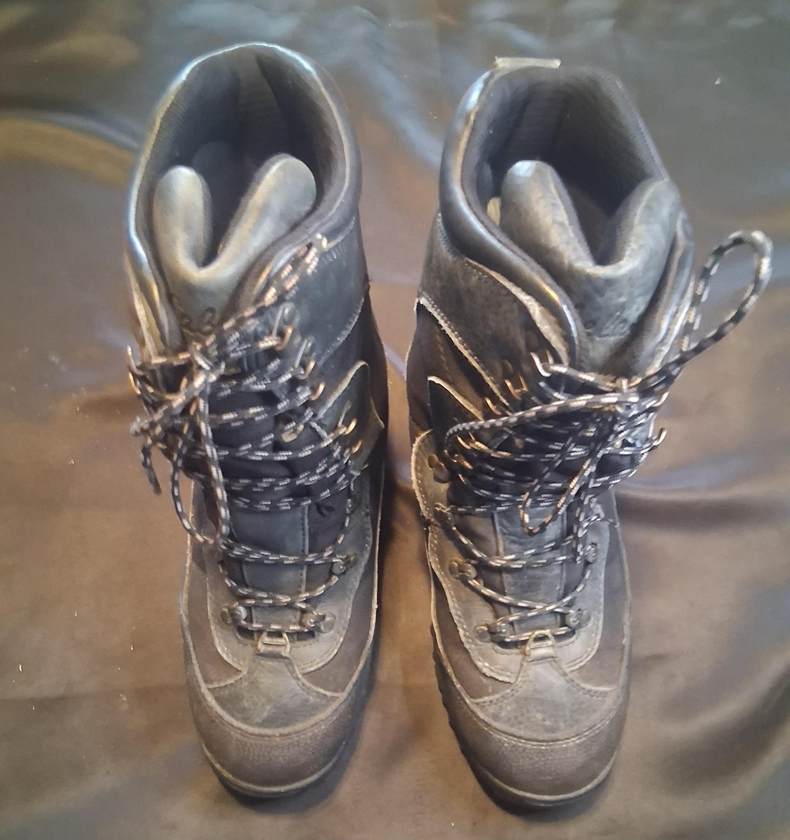 Cabela's Dry-Plus Thinsulate Ultra Waterproof Winter Boots - Men's Size 10 D