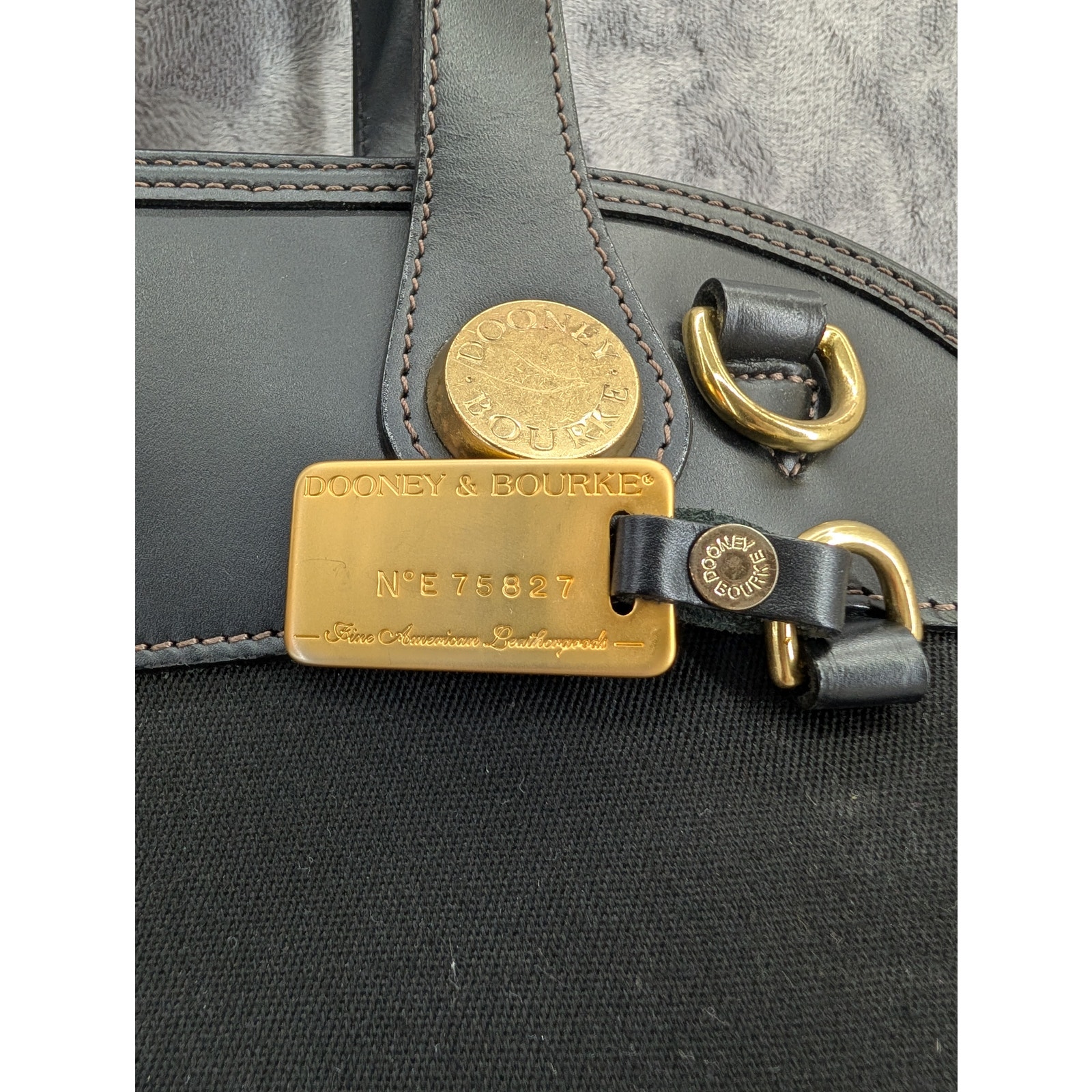輝く高品質な Dooney Vtg & handle top Black Leather Cloth Cabriolet Bourke スキー