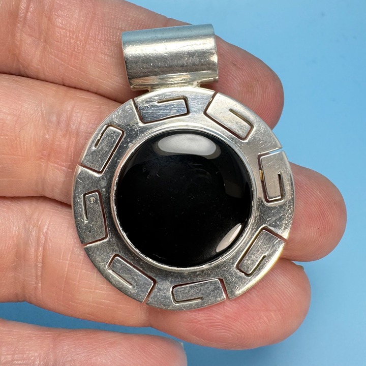 VTG Solid Sterling Silver 925 Black Onyx Bezel Set Pendant Size 1.5'' Length