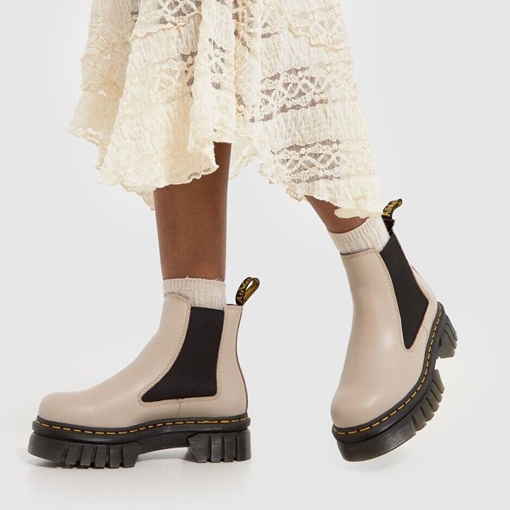 Dr. Martens Audrick Chelsea Platform Ankle Boot Pull On Light Gray Leather US 6
