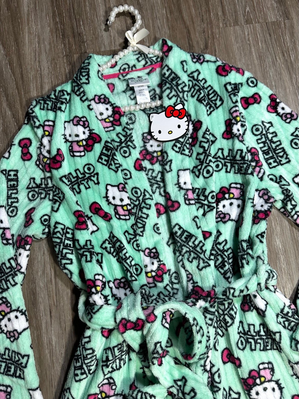 SANRIO Hello Kitty Robe Size Medium Women’s BRAND NEW Mint Green