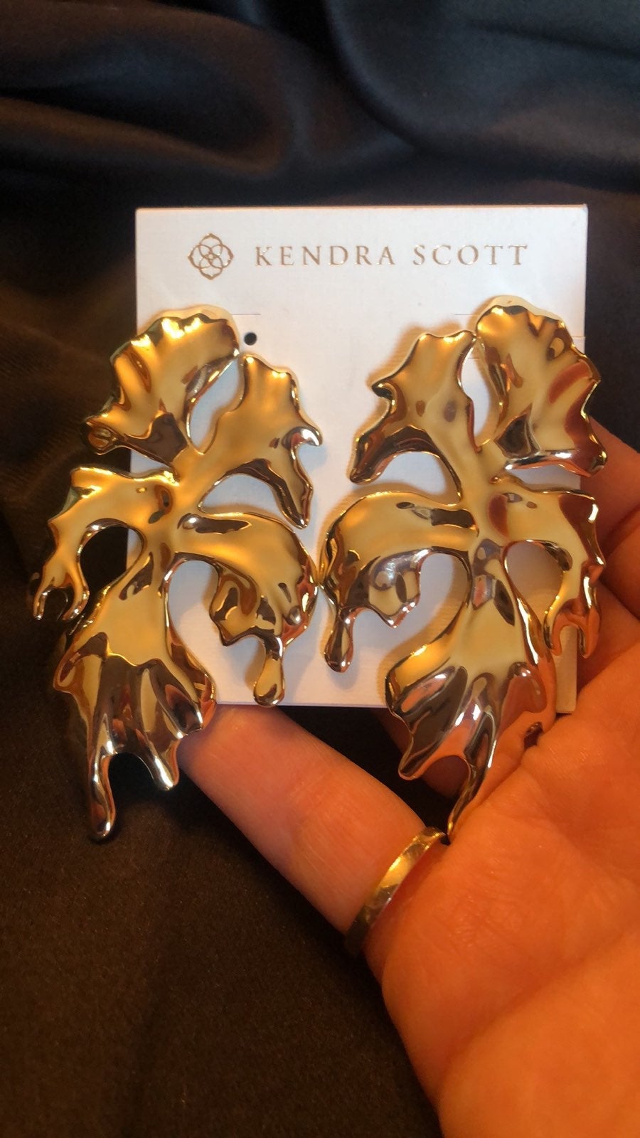 Kendra Scott Savannah Statement Earrings in Gold