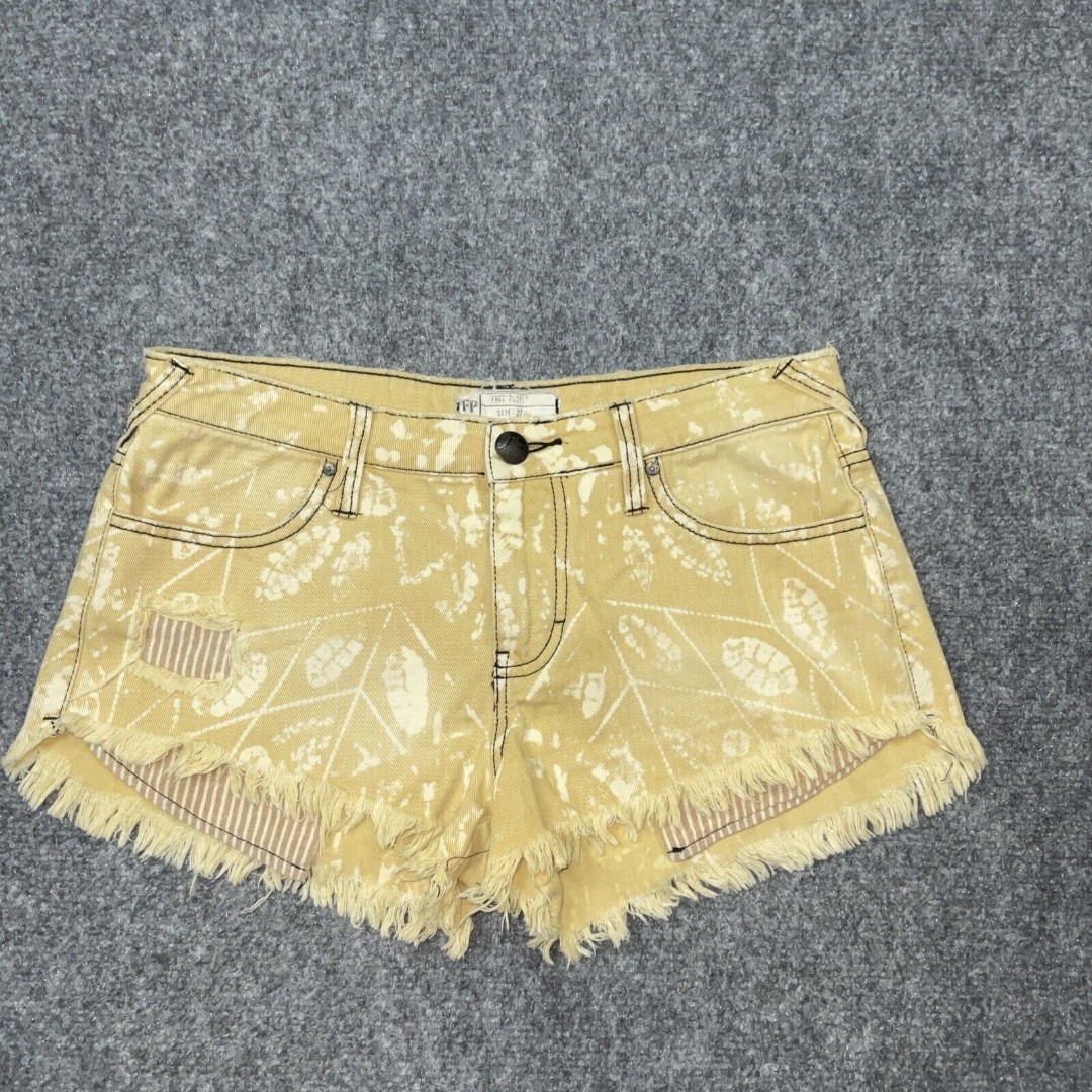 Free People Shorts Womens Size 27 Yellow Shibori Tribal Bleach Leaf Cut Off