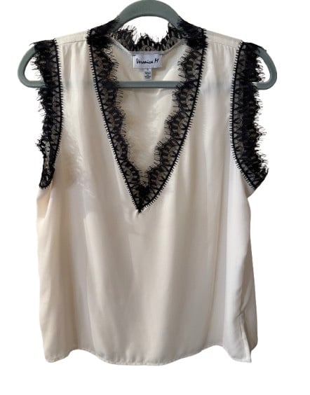 Silky Feel Sleeveless Bouse