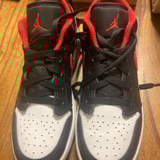 Nike Air Jordan 1 Low Red/Blk Sneakers 553560-063 size 5Y