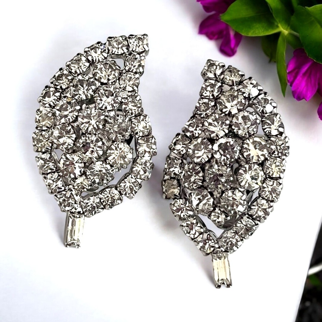 Vintage Rhinestone Earrings Silver Tone Prong Set Crystal Formal Bridal Clip 10Y
