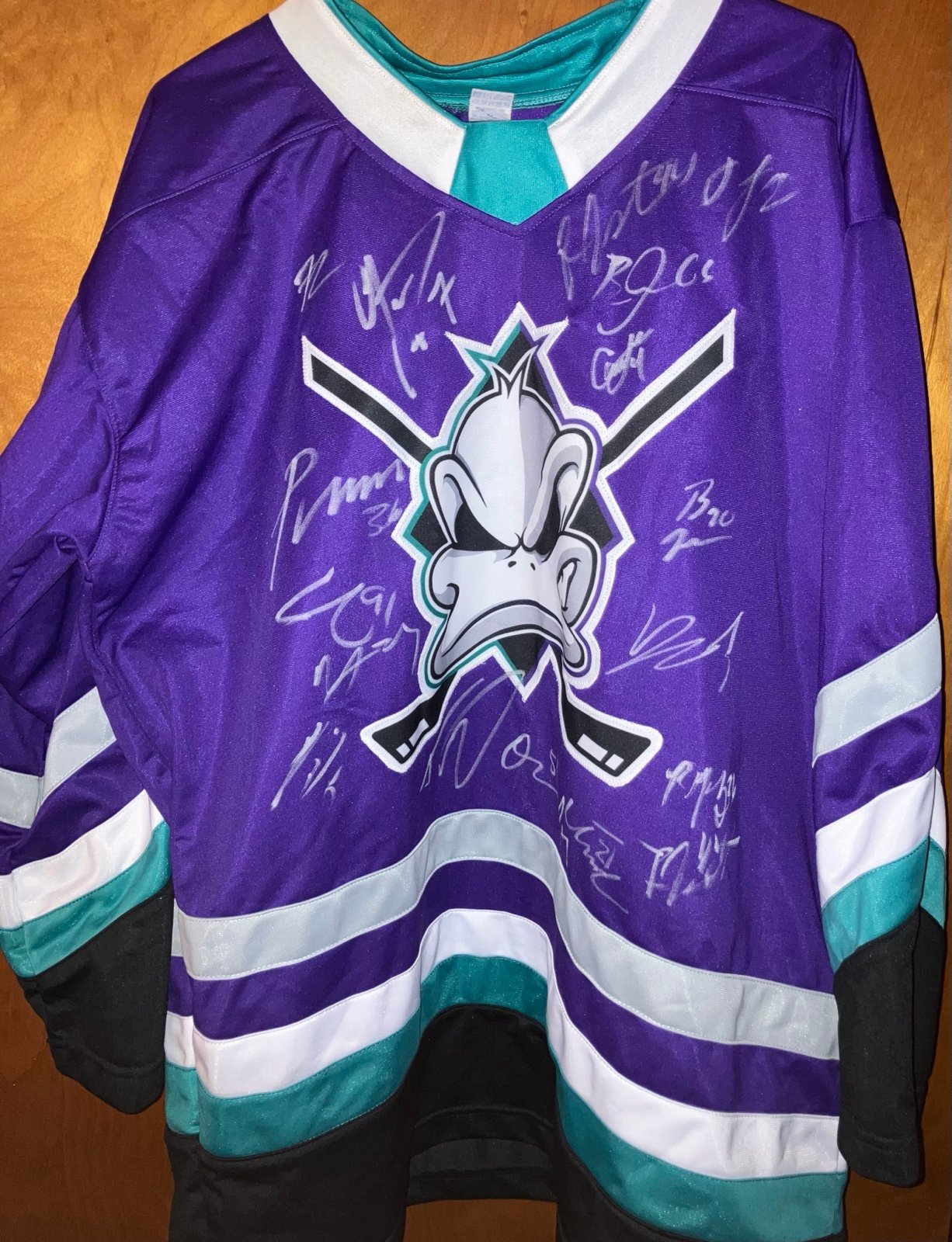 2024-2025 ANAHEIM DUCKS TEAM SIGNED AUTOGRAPHED ADULT XL JERSEY ZEGRAS++ W/PROOF